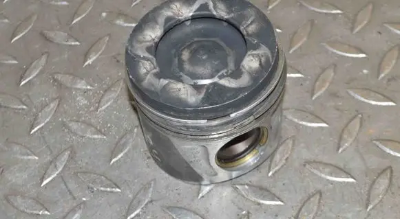 Piston