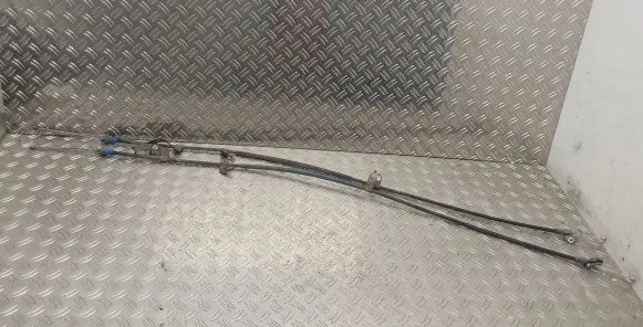 Handbrake/parking brake wiring cable