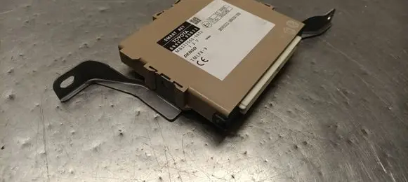 Toyota Avensis T270 Keyless (KESSY) go control unit/module 8999005033