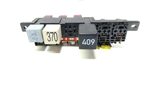 Volkswagen PASSAT B5.5 Fuse module