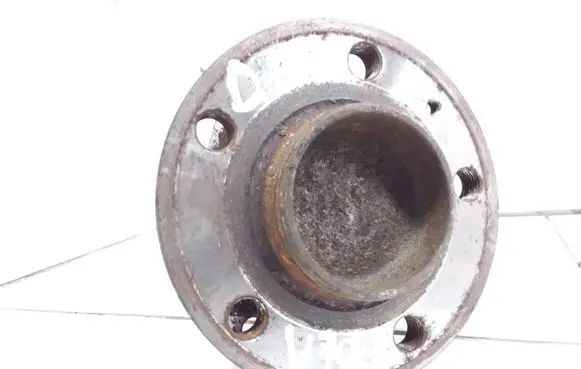 Volvo V70 Rear wheel hub