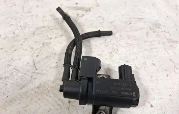Toyota Corolla Verso AR10 Turbo solenoid valve 258190R011 70051308 07T316