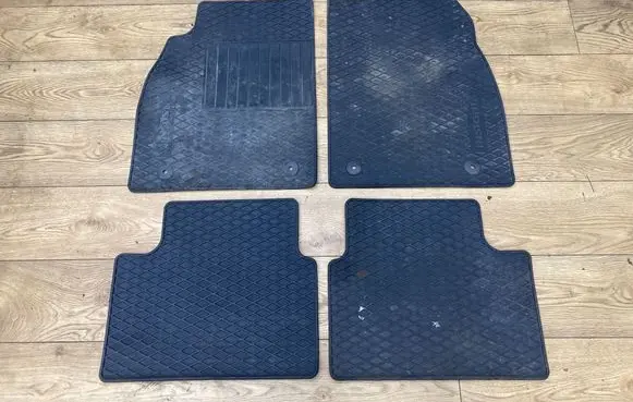 Opel Insignia A Car floor mat set 32026157 32026158 32026162