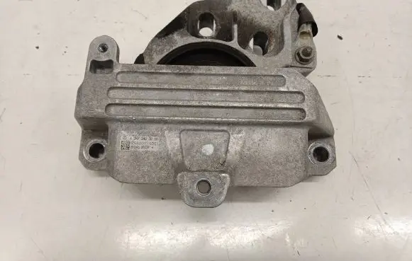 Mercedes-Benz A W177 Engine mount bracket A2472403200