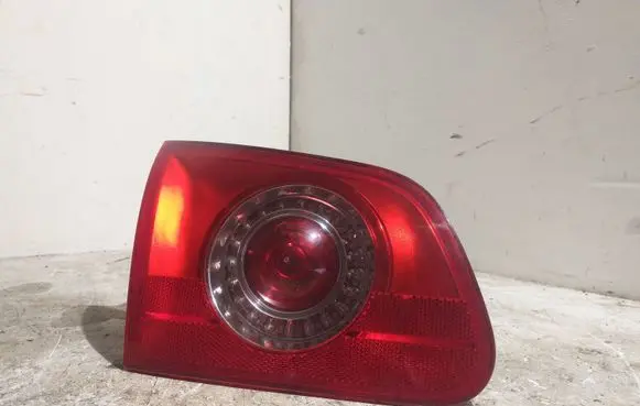 Volkswagen PASSAT B6 Tailgate rear/tail lights 3C9945093