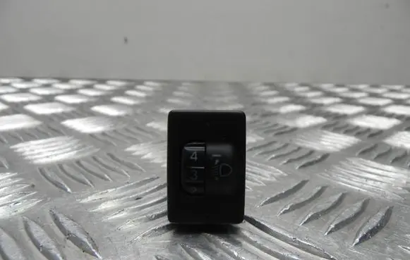Toyota Yaris Headlight level height control switch 841520D030 T2018