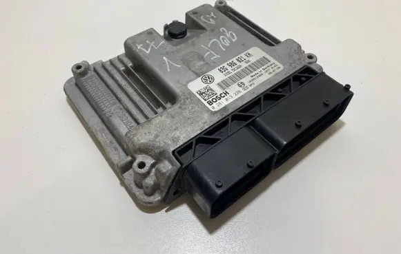 Volkswagen Golf V Engine control unit/module 03G906021KH 0281013226