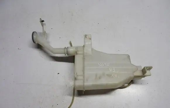 Nissan Note (E12) Lamp washer fluid tank 3VA1xxccvvD0B