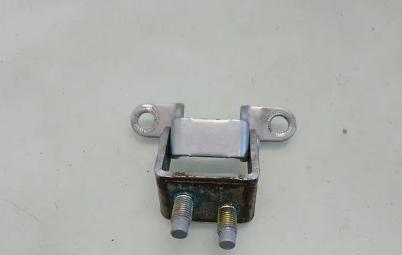 SsangYong Rexton I Tailgate/trunk/boot hinge