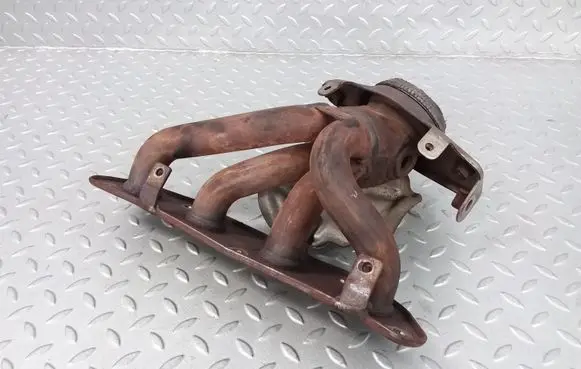 Nissan Tiida C11 Exhaust manifold