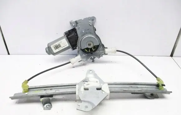 Nissan Qashqai Front door electric window regulator 