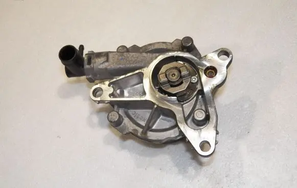 Renault Trafic III (X82) Oil pump 146503393R