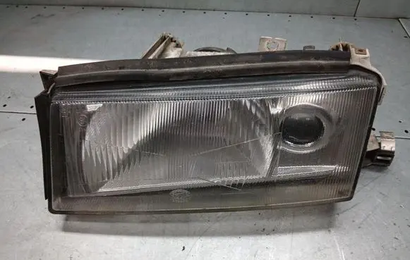 Skoda Octavia Mk1 (1U) Front reflector 