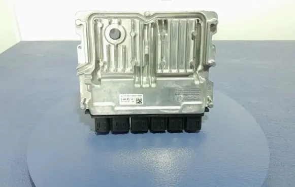 BMW 1 F40 Engine control unit/module ECU 0261S101Y7