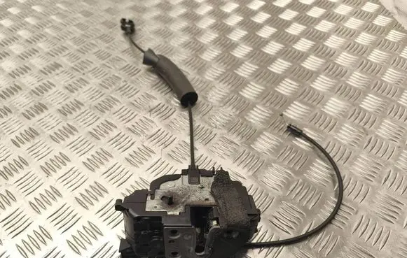 Renault Megane III Rear door lock 825029240R