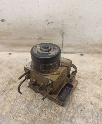 Volkswagen Golf IV ABS Pump 1J0907379P 1J0614117D