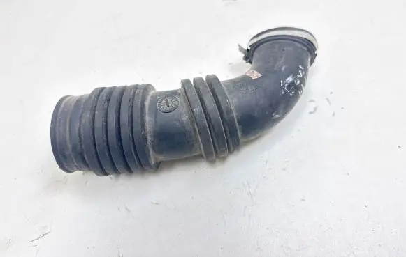 Ford Focus Air intake hose/pipe 3M519A673KE