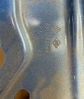 Renault Clio V Fender mounting bracket