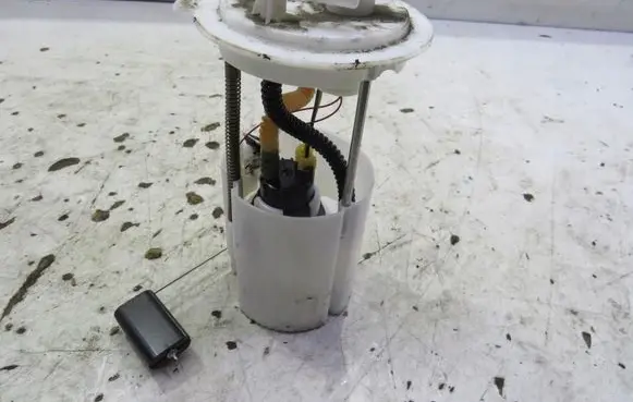 Nissan Note (E12) In-tank fuel pump 0580203163