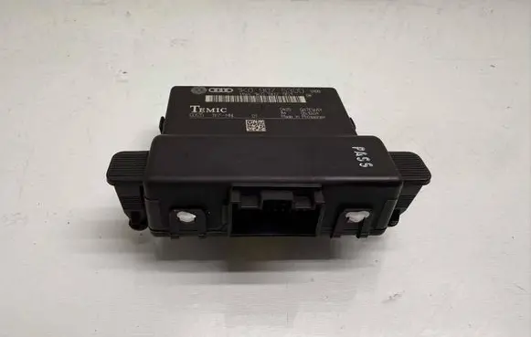 Audi A3 S3 8P Gateway control module 1K0907530D
