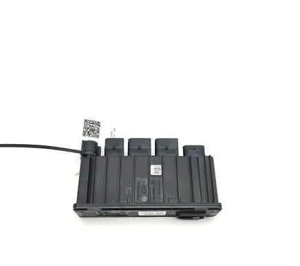 BMW 2 F44 Voltage converter/converter module 8661071