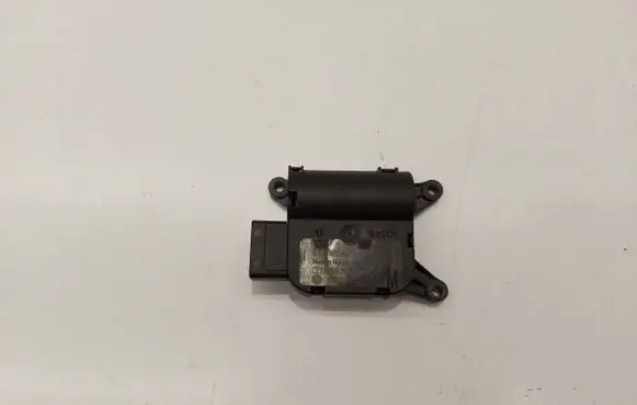 Volkswagen PASSAT B6 A/C air flow flap actuator/motor 132801362
