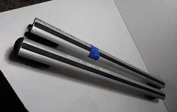Toyota RAV 4 (XA30) Roof bar rail