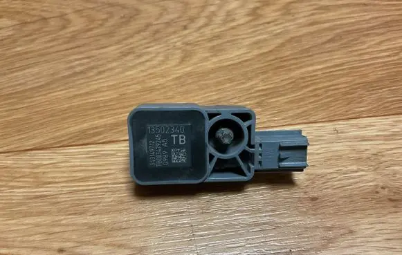 Opel Insignia A Airbag deployment crash/impact sensor 13502340