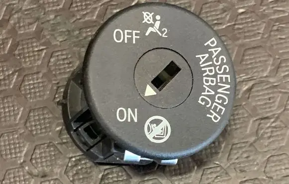 BMW 5 F10 F11 Passenger airbag on/off switch 9326501 6131