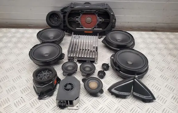 Mercedes-Benz CLS C218 X218 Audio system kit A2048205802 A2468200102 A2048205902