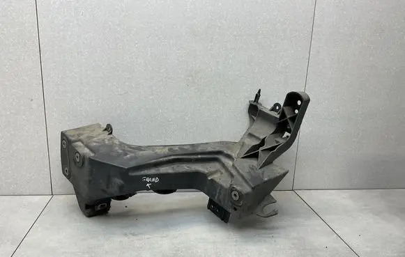 Jeep Grand Cherokee Headlight/headlamp mounting bracket 15468AC