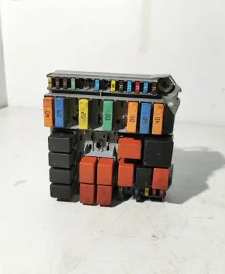 Peugeot Bipper Fuse module 51905216 1309111137