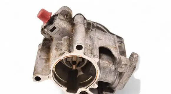 Audi A4 S4 B8 8K Vacuum pump 06J145100F 06J145100B