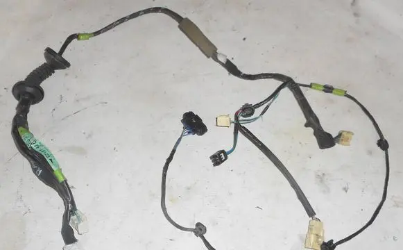 Toyota RAV 4 (XA30) Front door wiring loom/harness boot 8215142610