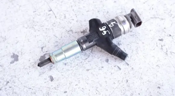 Subaru Forester SJ Fuel injector 16613AA030