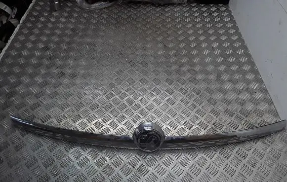 Opel Insignia A Tailgate trim 464192822