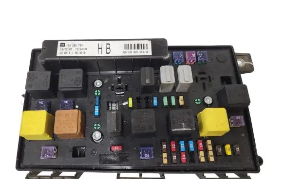 Opel Zafira B Fuse module 13206754 743381 1534937