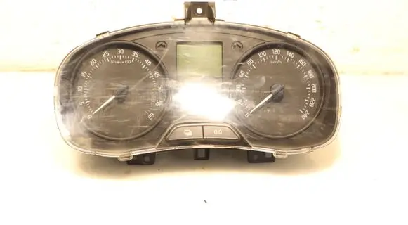 Skoda Fabia Mk2 (5J) Clock 