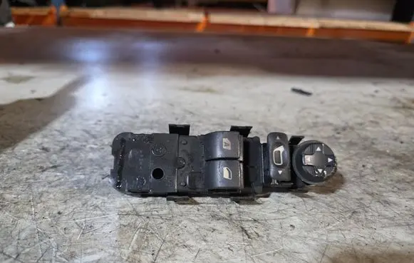 Peugeot 207 Electric window control switch 9654859177