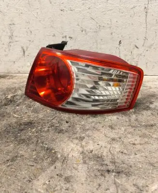 KIA Opirus Rear/tail lights