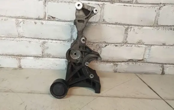 Audi A4 S4 B7 8E 8H Generator/alternator bracket 03G903143D
