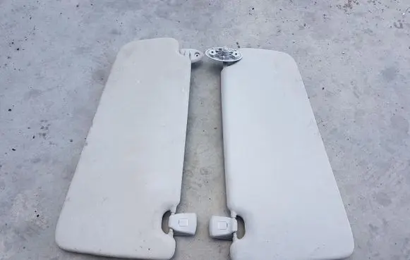 Ford Kuga I Sun visor