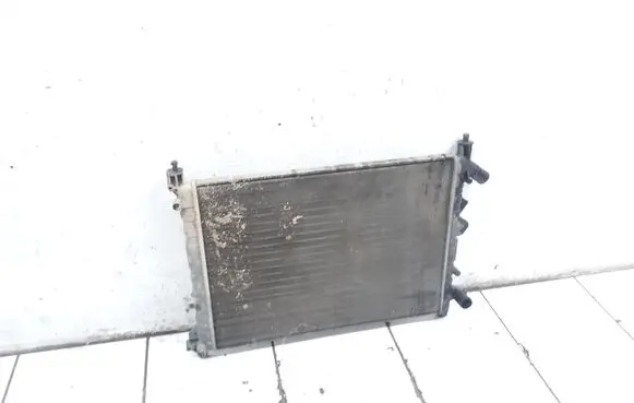 Renault Laguna I Coolant radiator 7701499549