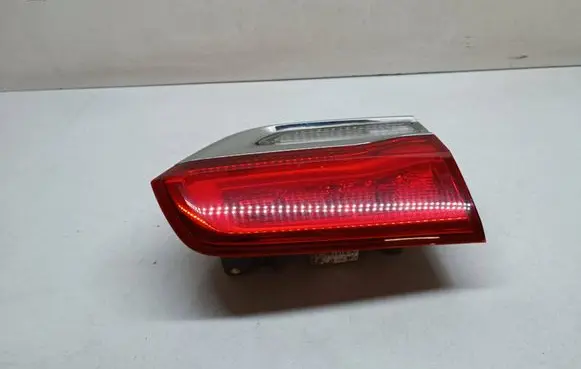 Jeep Grand Cherokee Tailgate rear/tail lights P68110047AC