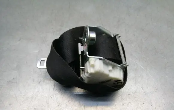 Ford Focus Front seatbelt 33032388G 4M51A61294AK 33032071