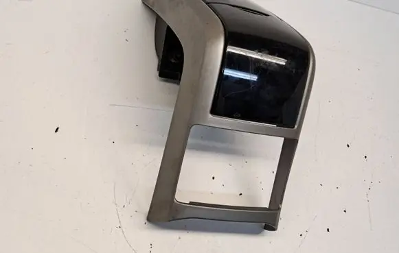 Cup holder front