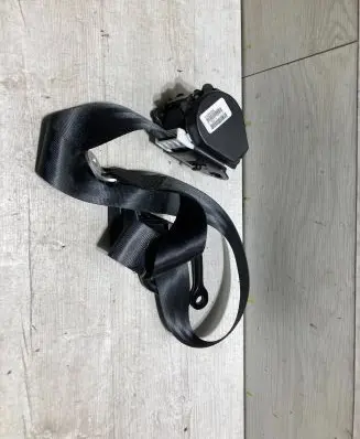 Volkswagen Beetle A5 Rear seatbelt 5C3857806E