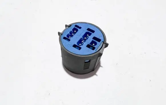 BMW 8 E31 Alarm relay 8350186 65818350186