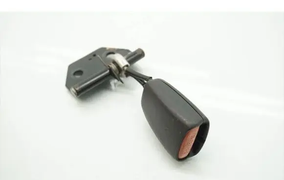 Mitsubishi Carisma Rear seatbelt buckle