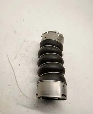 BMW 5 F10 F11 Intercooler hose/pipe 8513451